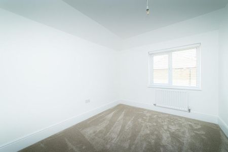 4 bedroom detached house to rent - Photo 5