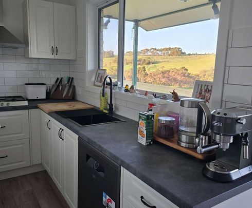 Westmeadows - Photo 1