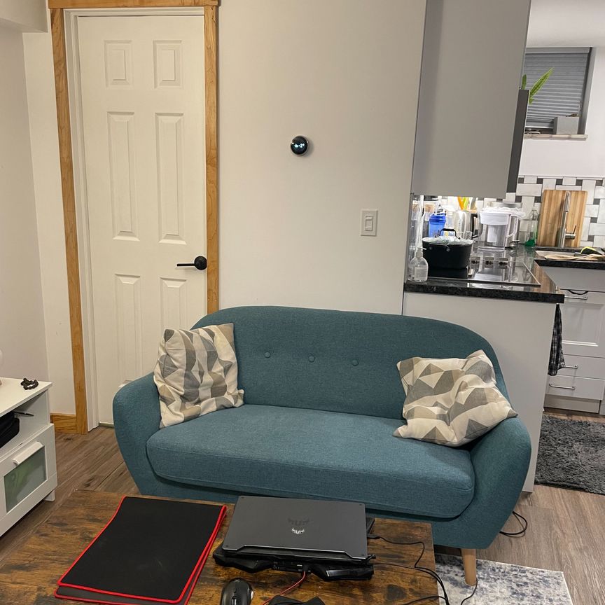 For Lease - 69 Hillcrest Drive Unit# Lower, Toronto, Ontario - Photo 1