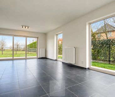 Lichtrijke en energiezuinige woning met 3 slpk's, tuin en garage - Photo 1