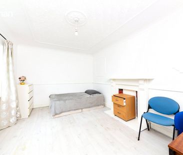 5 bedroom semi-detached house to rent - Photo 3