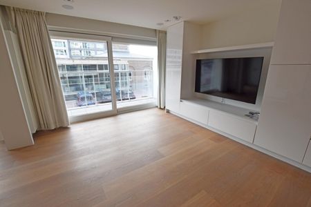 Mooi appartement met zijdelings zeezicht, centraal gelegen op het Lichttorenplein - Photo 2