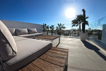 425 Villamartin Paradise