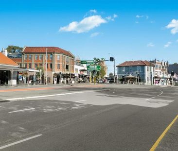 Modern Studio - Photo 5