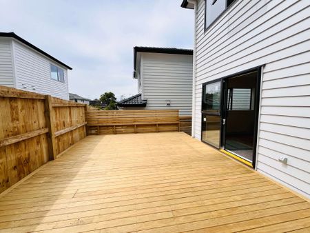 Brand New Free Standing Home in Macleans School Zone - Photo 4