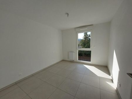 location Appartement T2 DE 38.42m² À HYERES - Photo 4