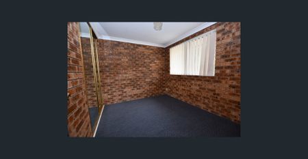 2 BEDROOM TOWNHOUSE - Photo 3