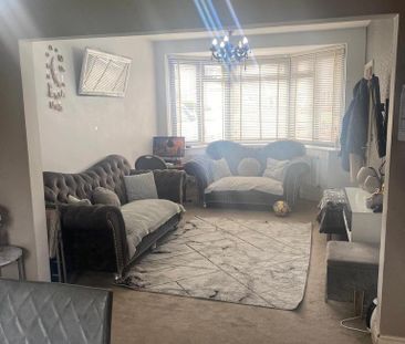 3 bedroom semi-detached house to rent - Photo 6