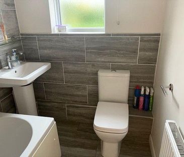 3 bedroom semi-detached house to rent - Photo 6