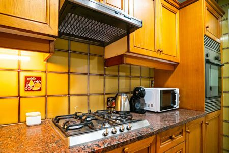 Carrer d'Occident, L'Hospitalet de Llobregat, Catalonia 08903 - Photo 5