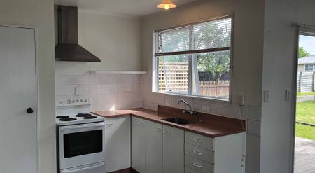 COCKBURN ST, MASTERTON - 3BDRM - $490 P/W - Photo 4