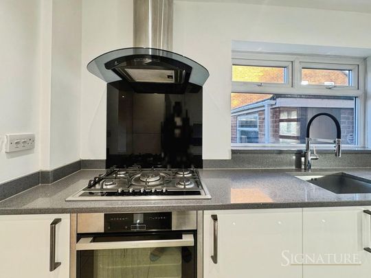 3 bedroom semi-detached house to rent - Photo 1