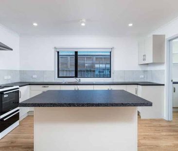 Modern 4-Bedroom Home – Available Now - Photo 2