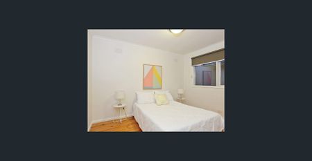 THREE BEDROOM HOUSE ON COMPACT BLOCK - Photo 3