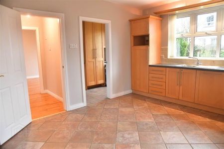 28 Tullymore Dale, Broughshane, Ballymena, BT43 7DD - Photo 2