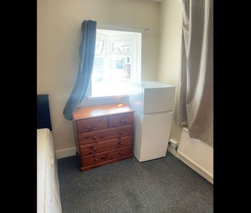 Room in a Shared Flat, Wembley Hill Road, HA9 - Photo 3