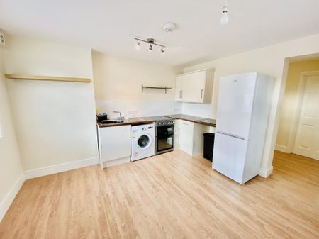 Cora Street, BARRY - Photo 2