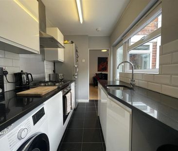 3 bedroom terraced house to rent - Photo 2