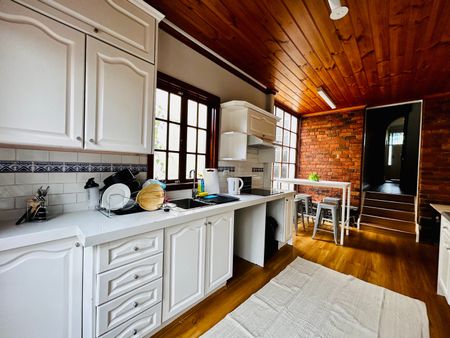 North Melbourne - Photo 3