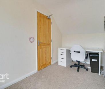 1 bedroom in a house share to rent - Photo 5