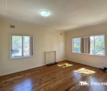 Comfortable Family Home in a Convenient Carlingford Location - Photo 4