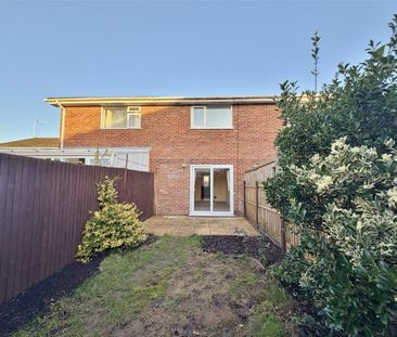 2 bedroom terraced house to rent - Photo 2