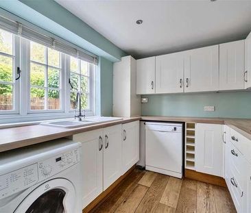 Burchetts Green Road, Burchetts Green, Maidenhead, SL6 - Photo 1