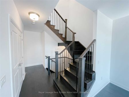 For Lease - 4121 Hillsborough Crescent, Oakville, Ontario - Photo 3