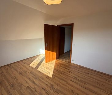 Helle 2,5-Zimmer-Wohnung mit Traum-Ausblick - komplett Saniert! - Foto 1