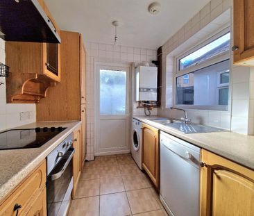 3 bedroom semi-detached house to rent - Photo 6