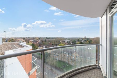 Altyre Road, CROYDON - Photo 5