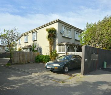 Convenient location - Photo 6