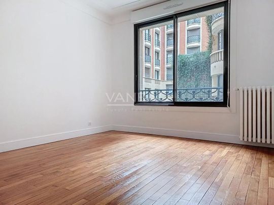 PARIS VIII - Appartement avec deux chambres - Rue Clément Marot - Photo 1