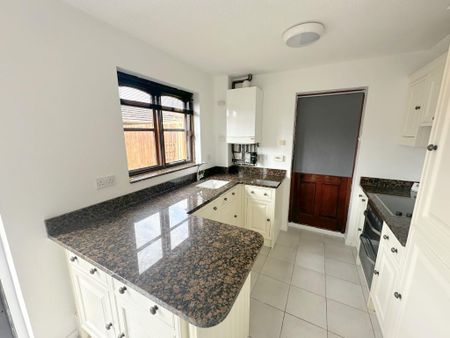 Semi Detached House - Photo 4