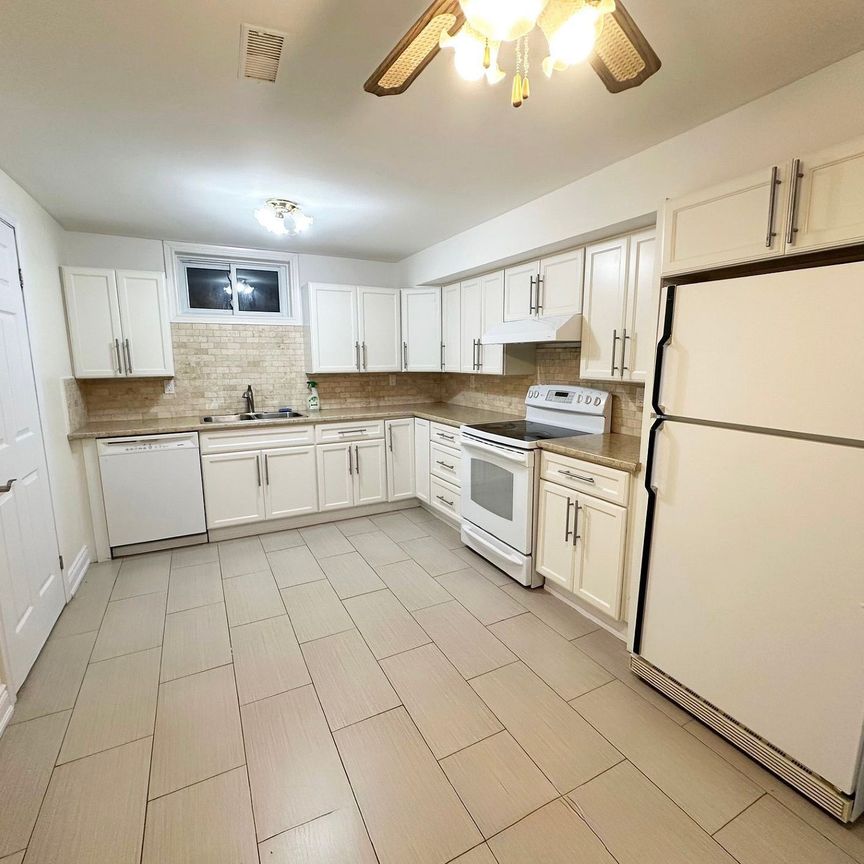 For Lease - 2461 President Boulevard Unit# Bsmt, Mississauga, Ontario - Photo 1