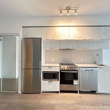 Jarvis / Dundas-Bright Open 1Bdrm+Den 1Bath - Photo 3