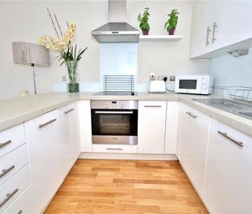 2 bedroom penthouse to rent - Photo 5