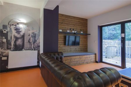 6 bedroom semi-detached house to rent - Photo 2