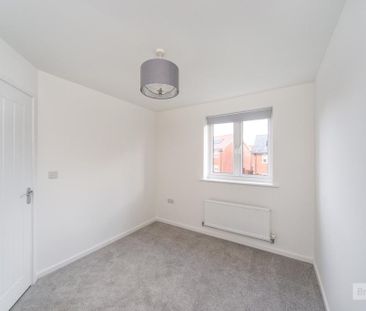 4 bedroom detached house to rent - Photo 3