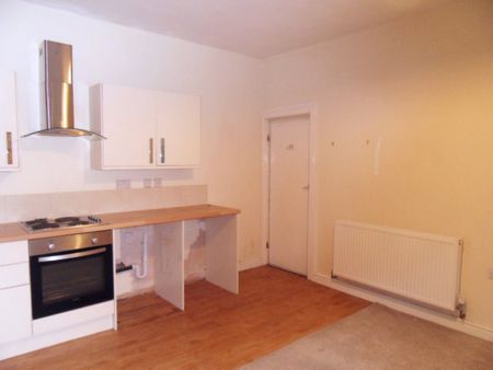 Bond Street, Batley, West Yorkshire, WF17 - Photo 4