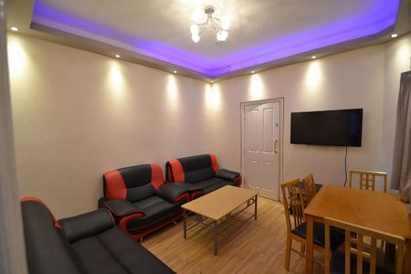 6 bedroom house to rent - Photo 3