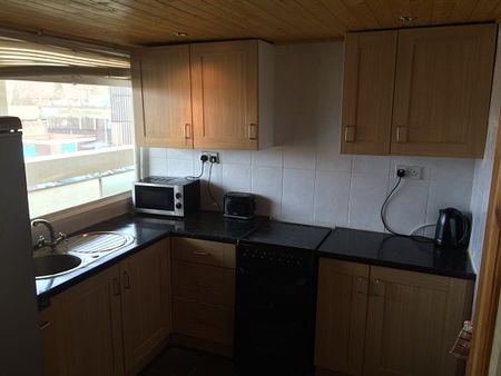 Student Flat, 15 min walk to the Uni and quick Bus journey - Photo 4