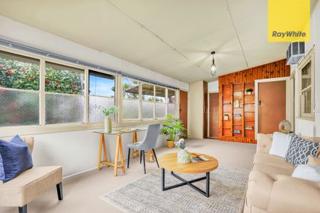 Perfectly located! - Photo 2