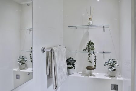 1 bedroom in a flat share to rent - Photo 5