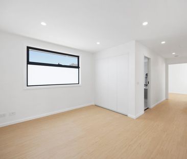 Experience Premium Townhouse Living in Kilsyth - Photo 3