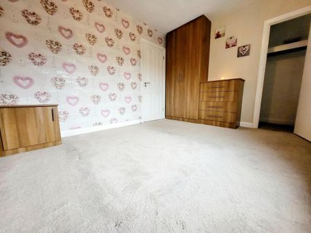 2 bedroom end of terrace house to rent - Photo 3