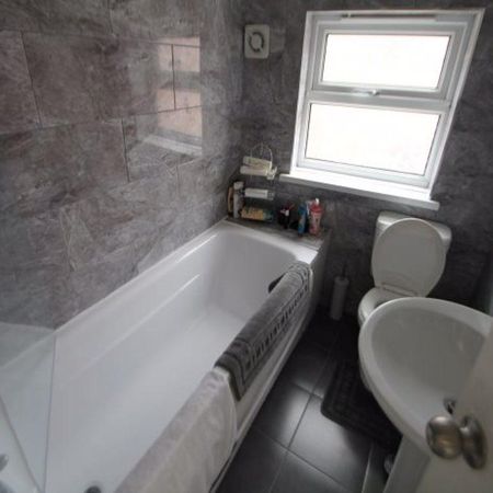 2 bedroom house to rent - Photo 4