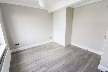 One-Bedroom Studio - Photo 3