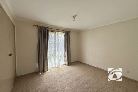 COSY THREE-BEDROOM HOME IN PRIME LOCATION - Photo 5