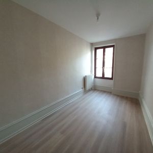 BEL APPARTEMENT T3 - 72 m² - PARAY LE MONIAL - Photo 2
